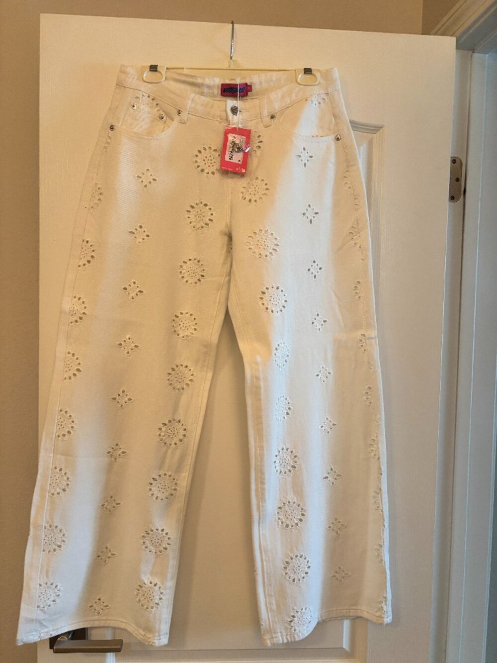Eyelet Low Rise Baggy Jeans - Edikted, NWT
